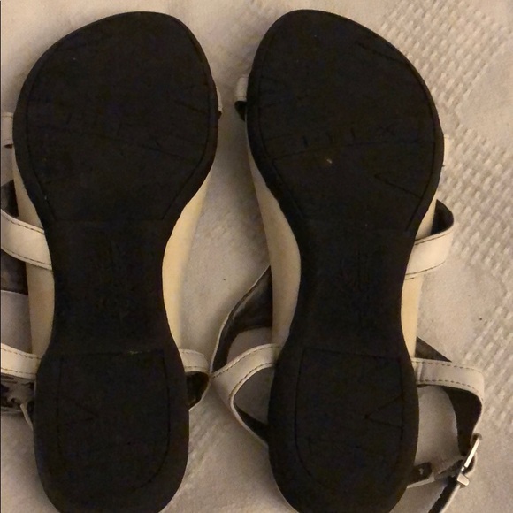 Cute White Leather Sandals By Life Stride Sz 6.5 - Picture 4 of 4